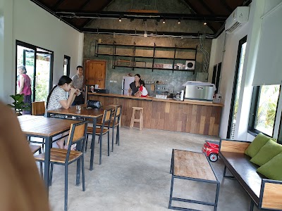 Darint coffee house ดารินทร์คอฟฟี่เฮาส์ ร้านกาแฟจอมทอง