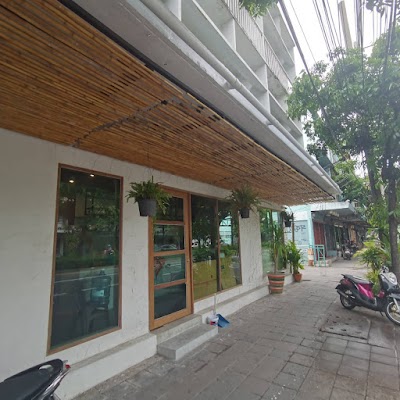 Cape Cafe & Bar เคปคาเฟ่แอนด์บาร์ ร้านกาแฟและบาร์นั่งชิลล์