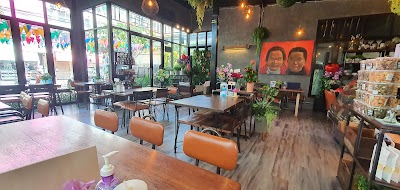 POOHPOOM CAFE