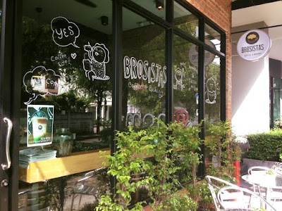 Brosistas Coffee & Bakery (ร้านโบรซิสต้าส์)